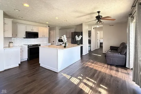 1881 Wynnewood Lane Avon IN 46123