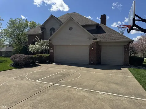 84 Racquet Court Greenwood IN 46142