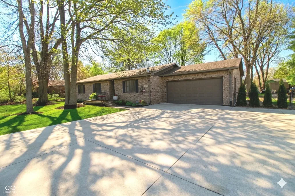 8135 E County Road 700 N Brownsburg IN 46112