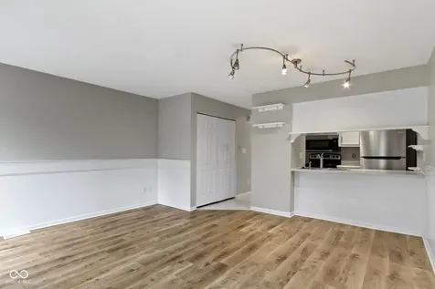 6047 Southbay Drive Indianapolis IN 46250