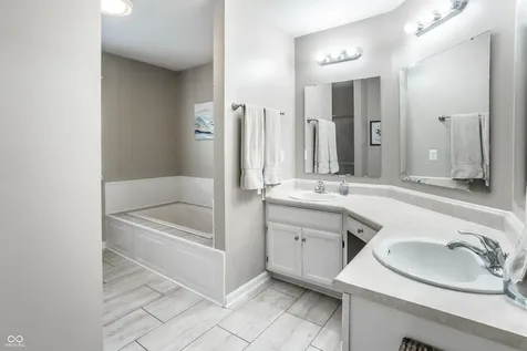 55 Waterford Court Zionsville IN 46077