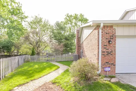 55 Waterford Court Zionsville IN 46077