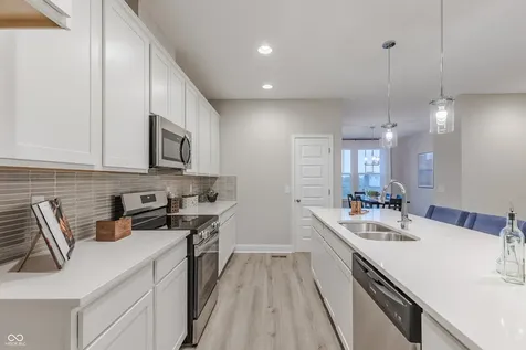 5752 Arcade Boulevard Mccordsville IN 46055