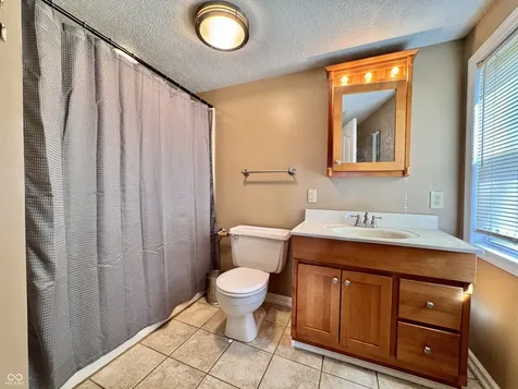 9136 W 500 South Jamestown IN 46147