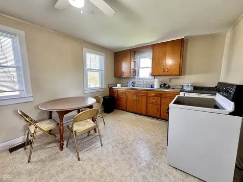 9136 W 500 South Jamestown IN 46147