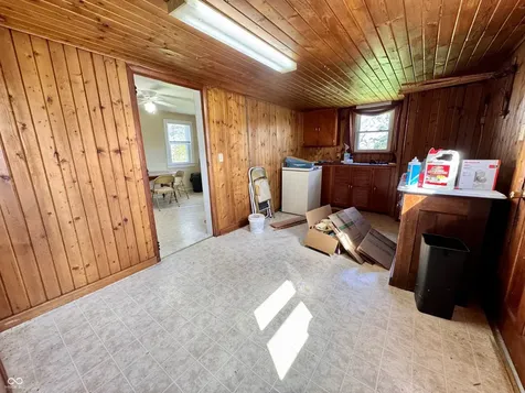 9136 W 500 South Jamestown IN 46147
