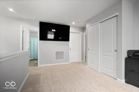 9707 Violet Circle Indianapolis IN 46239