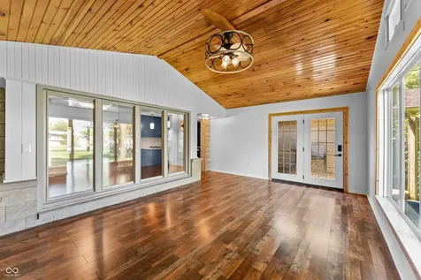 4226 Roselawn Avenue Columbus IN 47203