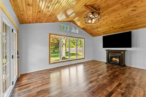 4226 Roselawn Avenue Columbus IN 47203