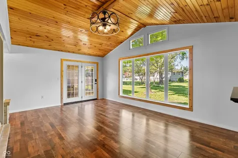 4226 Roselawn Avenue Columbus IN 47203