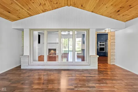 4226 Roselawn Avenue Columbus IN 47203