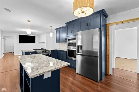 4226 Roselawn Avenue Columbus IN 47203