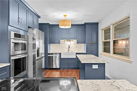 4226 Roselawn Avenue Columbus IN 47203