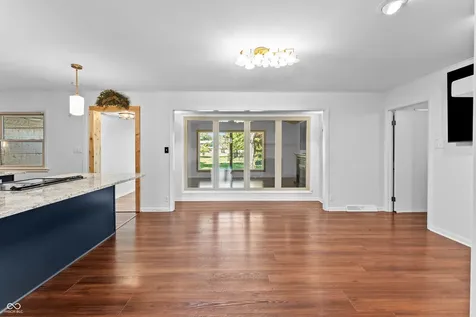 4226 Roselawn Avenue Columbus IN 47203