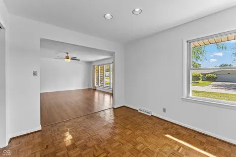 4226 Roselawn Avenue Columbus IN 47203