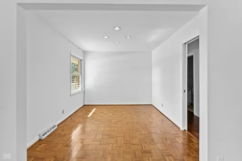 4226 Roselawn Avenue Columbus IN 47203