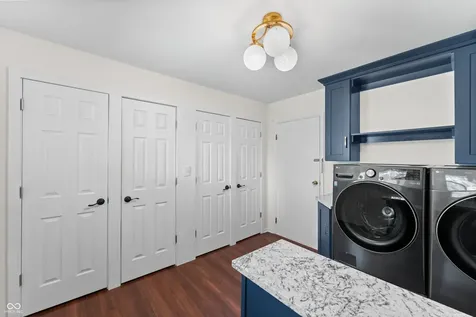 4226 Roselawn Avenue Columbus IN 47203
