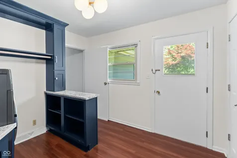 4226 Roselawn Avenue Columbus IN 47203