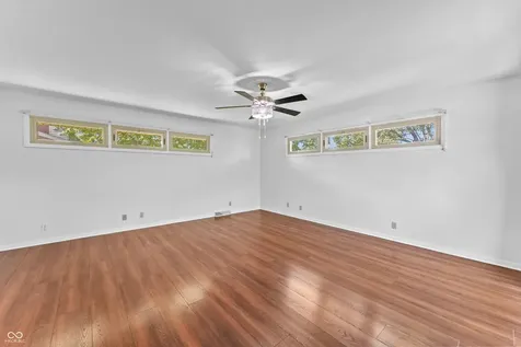 4226 Roselawn Avenue Columbus IN 47203