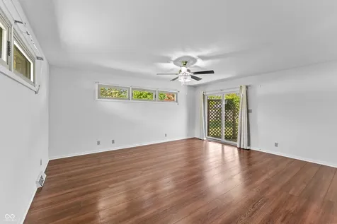 4226 Roselawn Avenue Columbus IN 47203