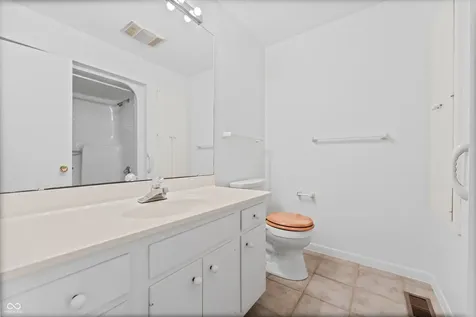 4226 Roselawn Avenue Columbus IN 47203