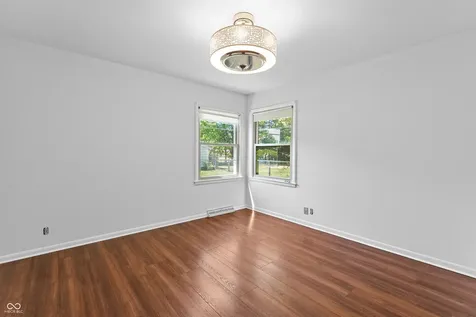 4226 Roselawn Avenue Columbus IN 47203