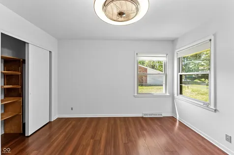 4226 Roselawn Avenue Columbus IN 47203