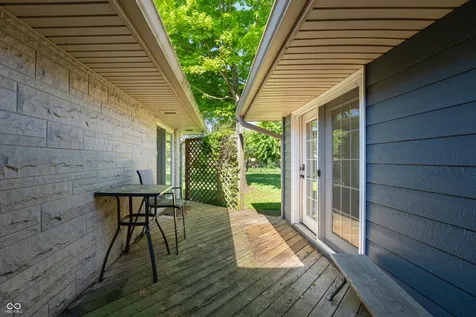 4226 Roselawn Avenue Columbus IN 47203