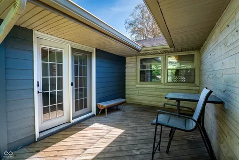4226 Roselawn Avenue Columbus IN 47203