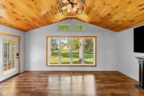 4226 Roselawn Avenue Columbus IN 47203