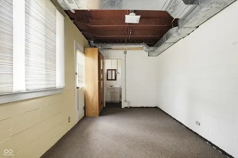 8275 Red Bud Lane Indianapolis IN 46256