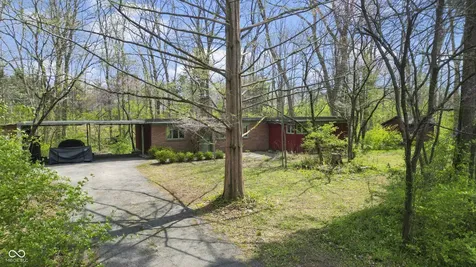 8275 Red Bud Lane Indianapolis IN 46256