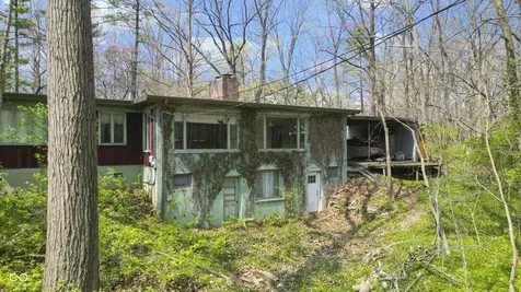 8275 Red Bud Lane Indianapolis IN 46256