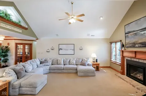 5571 N Red Oak Drive Greenfield IN 46140