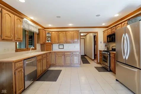 5571 N Red Oak Drive Greenfield IN 46140
