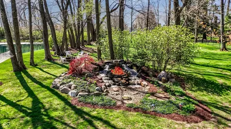 5571 N Red Oak Drive Greenfield IN 46140