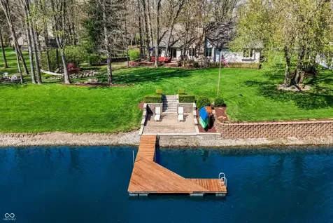 5571 N Red Oak Drive Greenfield IN 46140