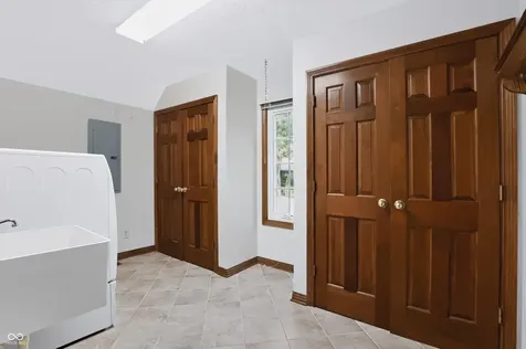 1831 Knaphill Court Carmel IN 46033