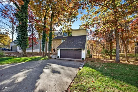 9428 S Harbour Pointe Drive Bloomington IN 47401