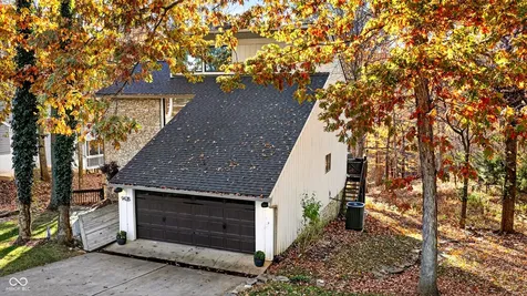 9428 S Harbour Pointe Drive Bloomington IN 47401