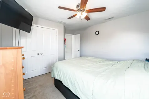 1325 Brentford Lane Greenwood IN 46143