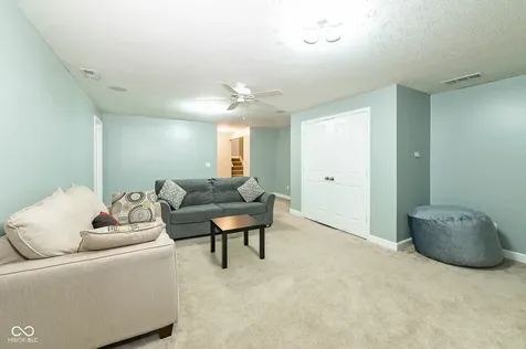 1325 Brentford Lane Greenwood IN 46143