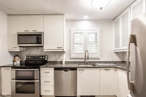 1310 Kings Cove Court Indianapolis IN 46260