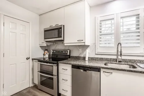 1310 Kings Cove Court Indianapolis IN 46260