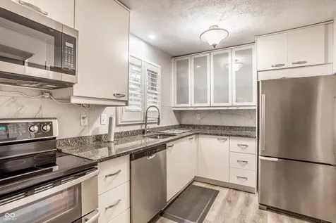 1310 Kings Cove Court Indianapolis IN 46260