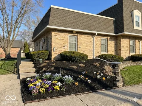 1310 Kings Cove Court Indianapolis IN 46260