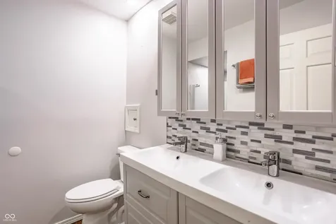 1310 Kings Cove Court Indianapolis IN 46260