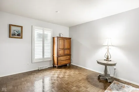 1310 Kings Cove Court Indianapolis IN 46260