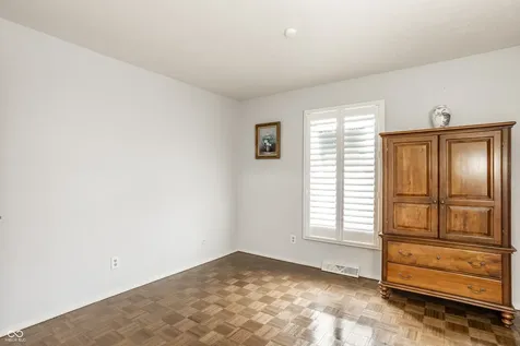 1310 Kings Cove Court Indianapolis IN 46260