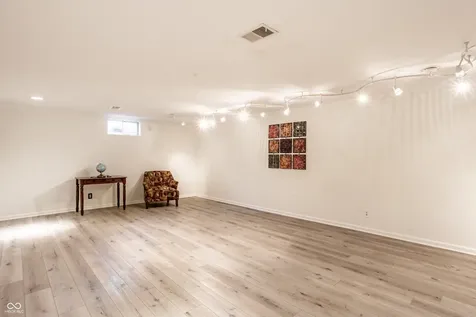 1310 Kings Cove Court Indianapolis IN 46260
